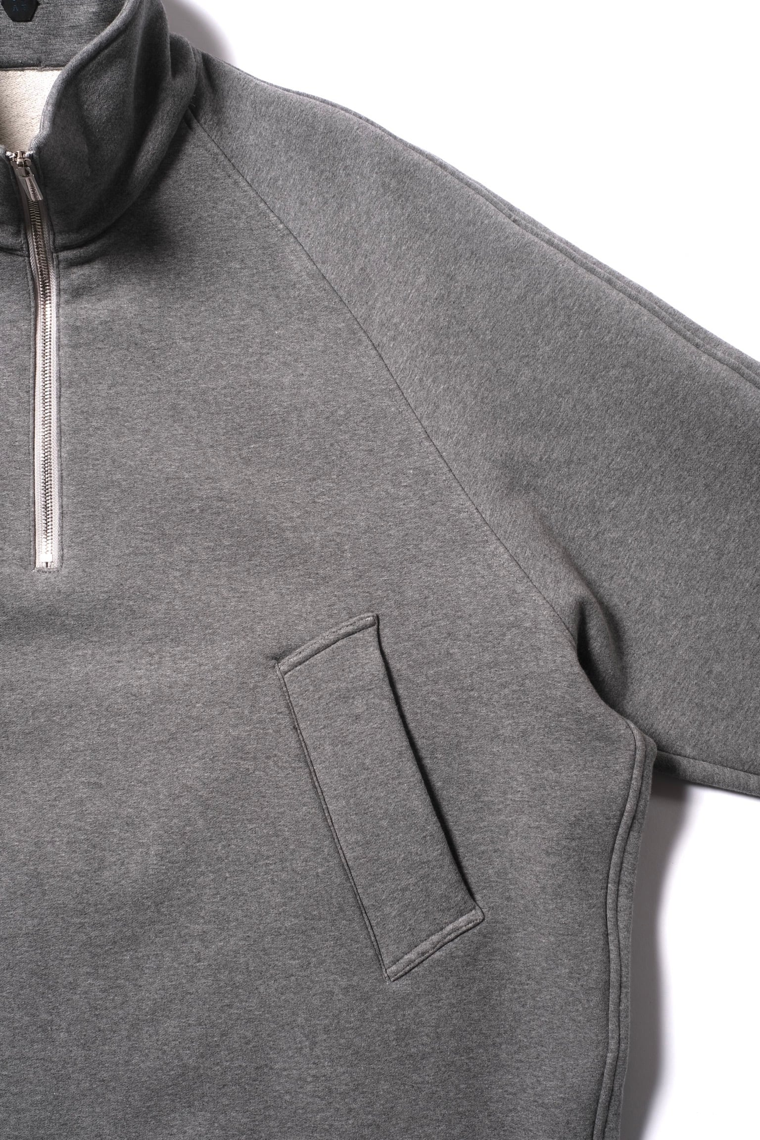 OUAT / 008-ASTRO SMOCK | LIVING