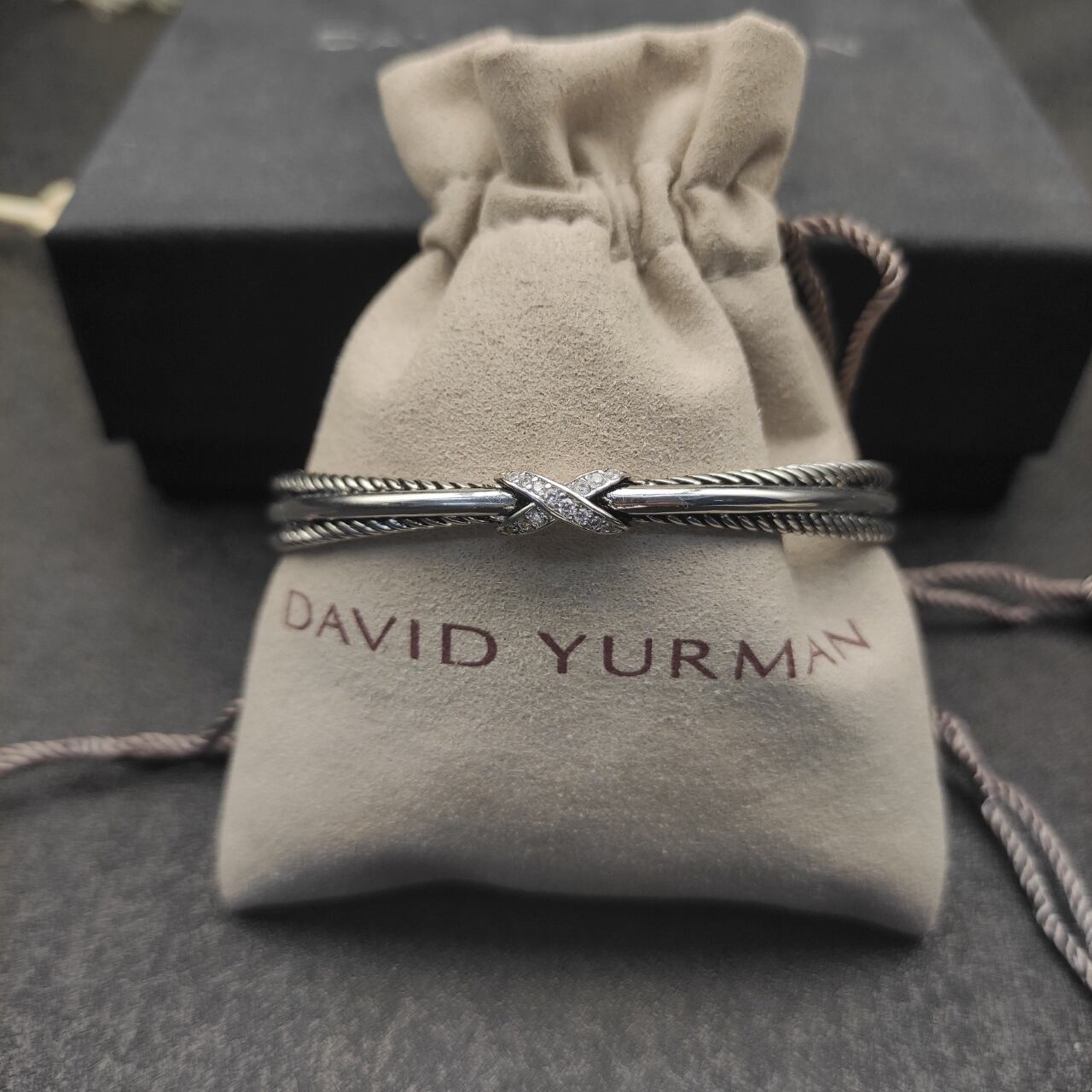 David Yurman 三つのねじり線が交差したダイヤモンド付き