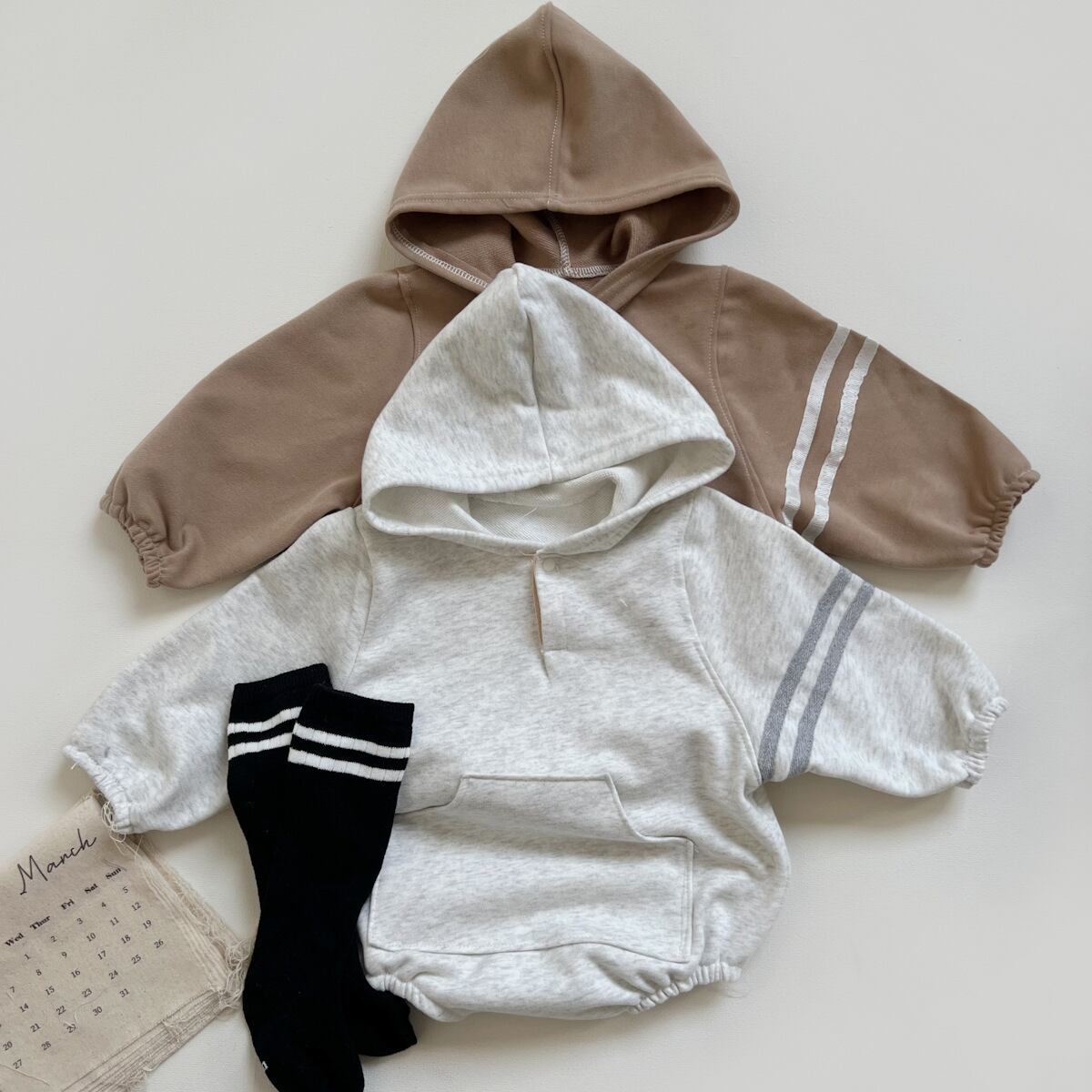 【BABY】帽子付きフーディロンパース