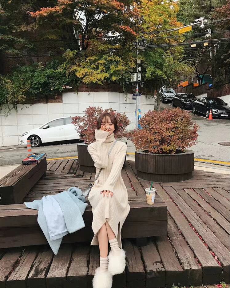 タートルネックニットワンピース