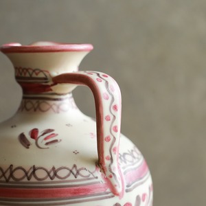 スペインから届いた、陶器の立派な花瓶