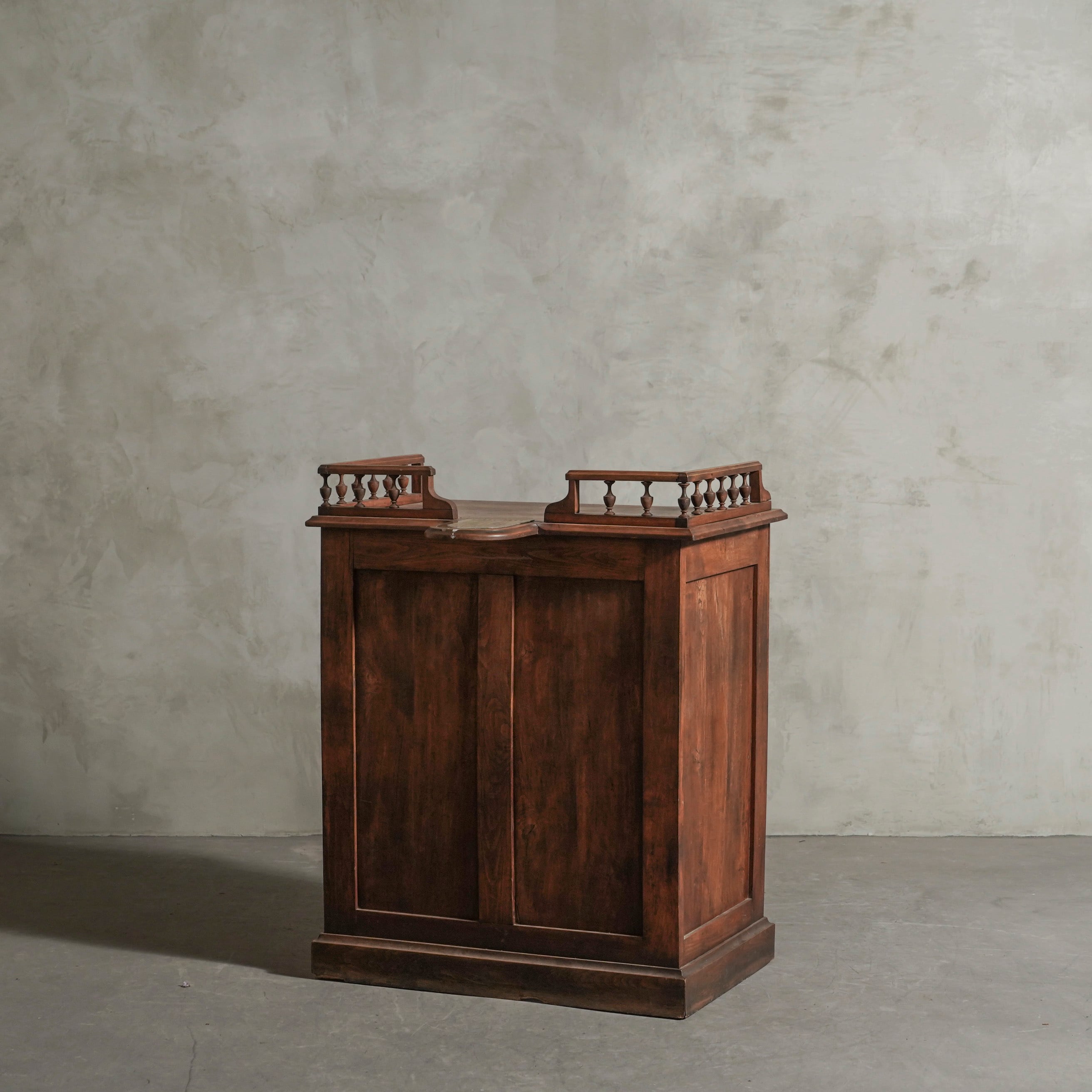 カウンター/アンティークカウンター/フレンチカウンター/レセプション/レジ台/受付台/ディスプレイ/空間装飾