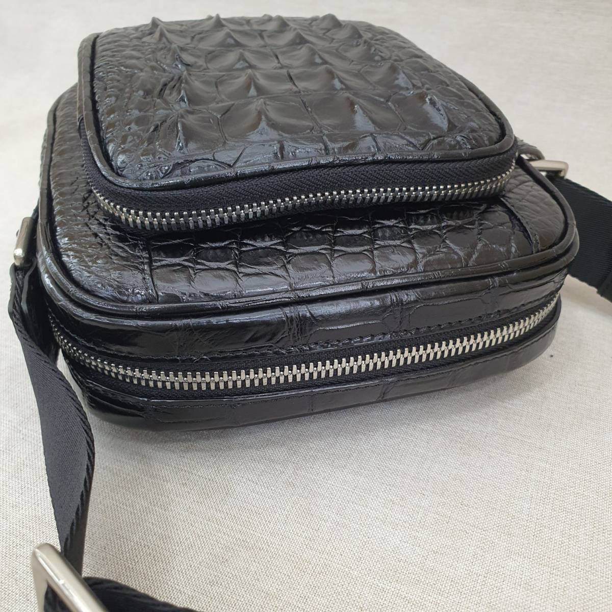 クロコダイルレザー ワニ革本物 斜め掛け ショルダーバッグ 男女兼用