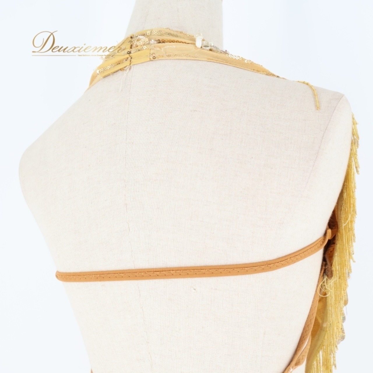 社交ダンス 衣装 Christine Klein Fashion クリスティーネ クライン ラテン ドレス ワンピース フリンジ デモ 競技 ダンス パーティ 発表会 金 白 ホワイト系 ゴールド系 エレガント おしゃれ フロア映え ユニーク デザイン フリンジ装飾 ステージ衣装 派手 豪華 ダンスイベント パフォーマンス