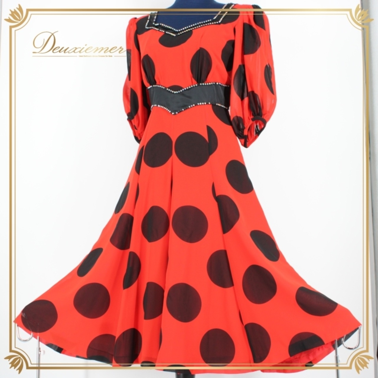 社交ダンス 衣装 スタンダード ドレス ワンピース パーティ衣装 女性用 レディース オールシーズン 赤 黒 Scarlet スカーレット ラインストーン 水玉 ドット ブラック系 レッド系 レトロ ファッション かわいい かわいらしい パーティー 舞台衣装 高級感 おしゃれ 大人可愛い シンプル 可愛いデザイン パーティー用 お洒落 演出 効果的 目を引く 無地 結婚式 祭り 茶会 楽器発表会 着物風 コスプレ コスチューム レディースファッション フォーマル ルック