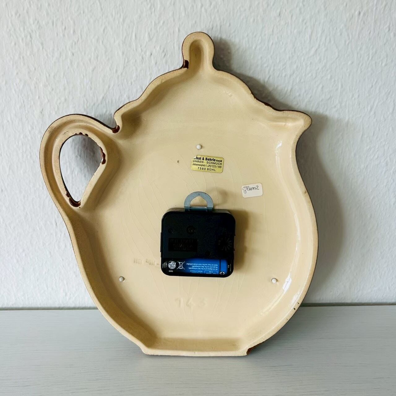 陶器でできた壁掛け 陶器壁掛け時計 | Hoch Lagerhaus ホフラガーハウス 欧州ヴィンテージ