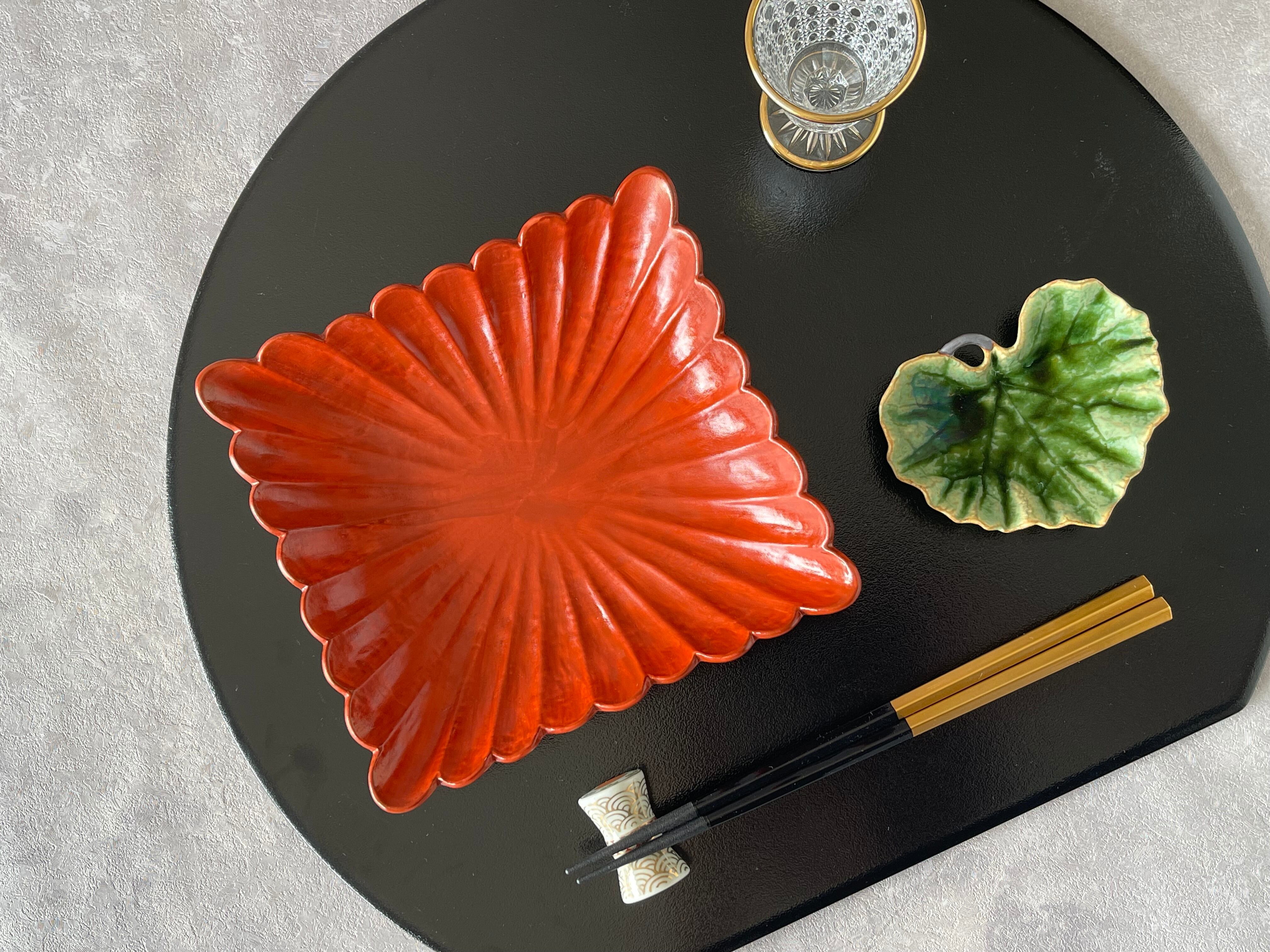 有田焼 福泉窯 菊割長角皿 / 朱巻 | FUCHIGAMI TOJIKI