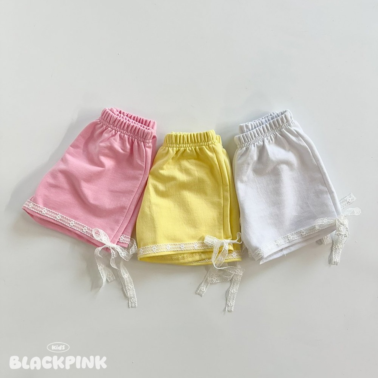 [BLACKPINK] Candy Lace Shorts / [블랙핑크] 캔디레이스반바지