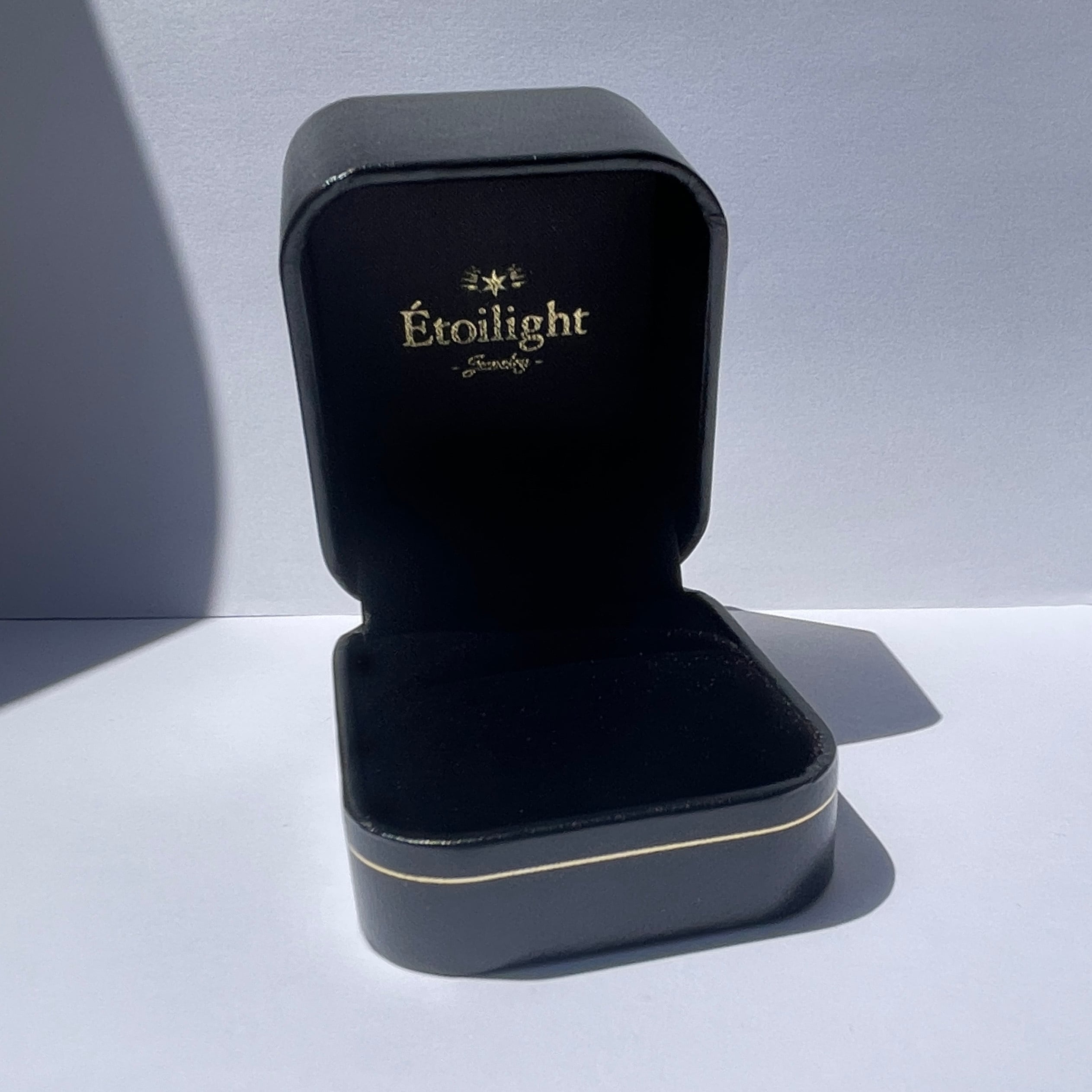 Zig-Zag Ring with Diamonds / K18YG / #0 - #18 | Etoilight