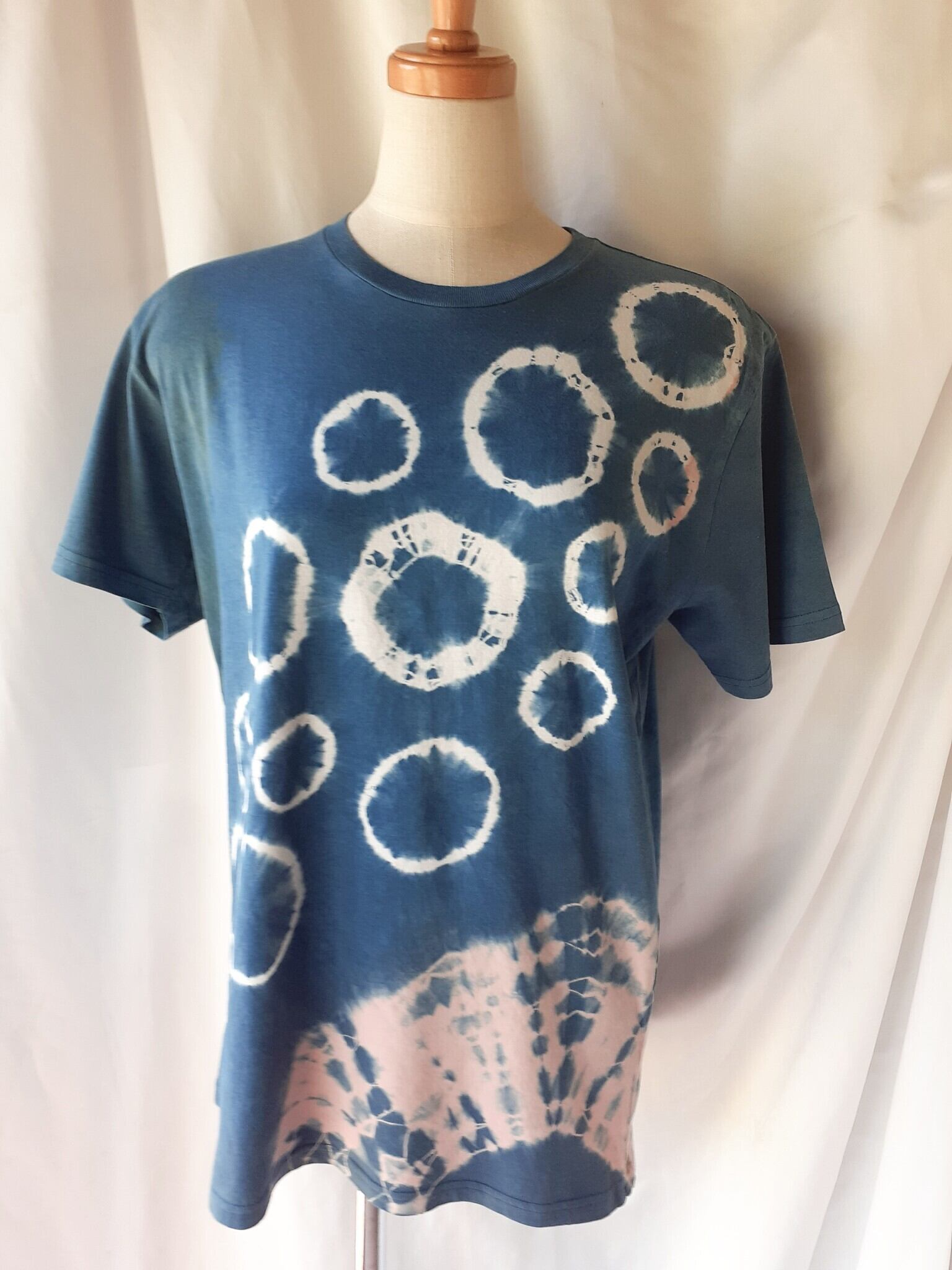 手染めのオーガニックTシャツ・兼用Lサイズ(藍染・ベンガラ染め)