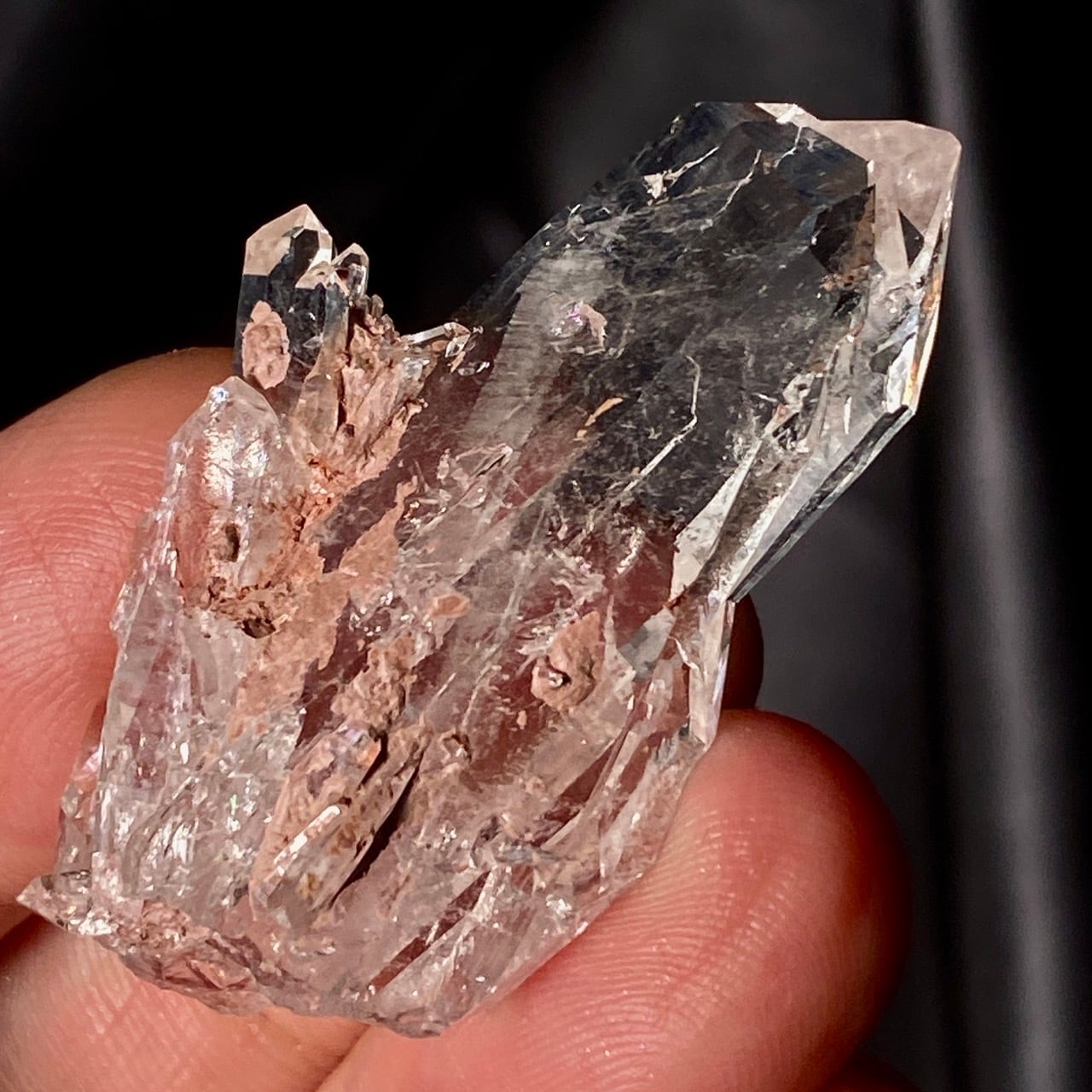 コロンビア産ピンクレムリアンファーデンクォーツのスペシメン Sacred