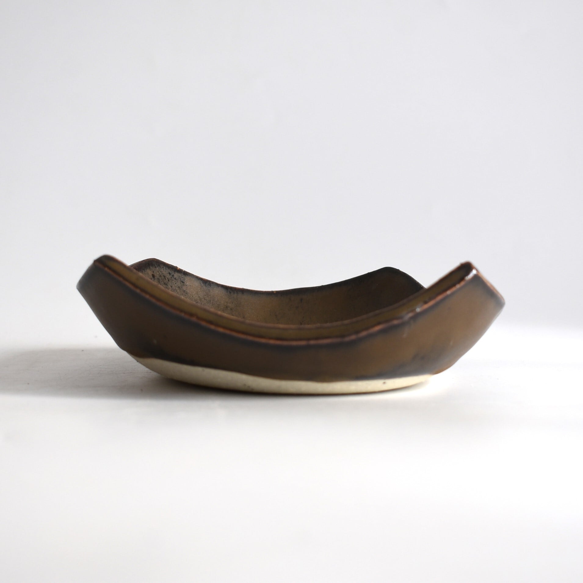 四角中皿 (黒/錆/アンティーク/白御影土) | cherie aimer trip（シェリ