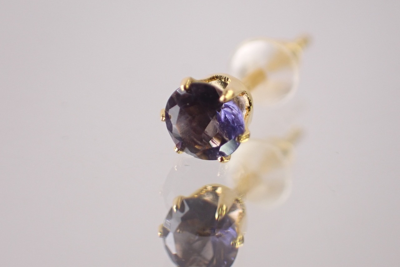 アイオライトピアス　約4mm　[D9-120]