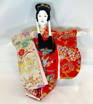 日本人形 山本人形オリジナル 片身替わりのお着物を着たお人形NEW １体 まおちゃん 赤色 レッド オレンジ 着物 金襴 お人形 手作り 情操教育 プレゼント