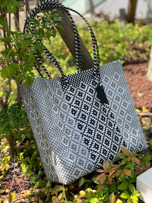 M Mercado Bag (Long handle) White/Black/Silver