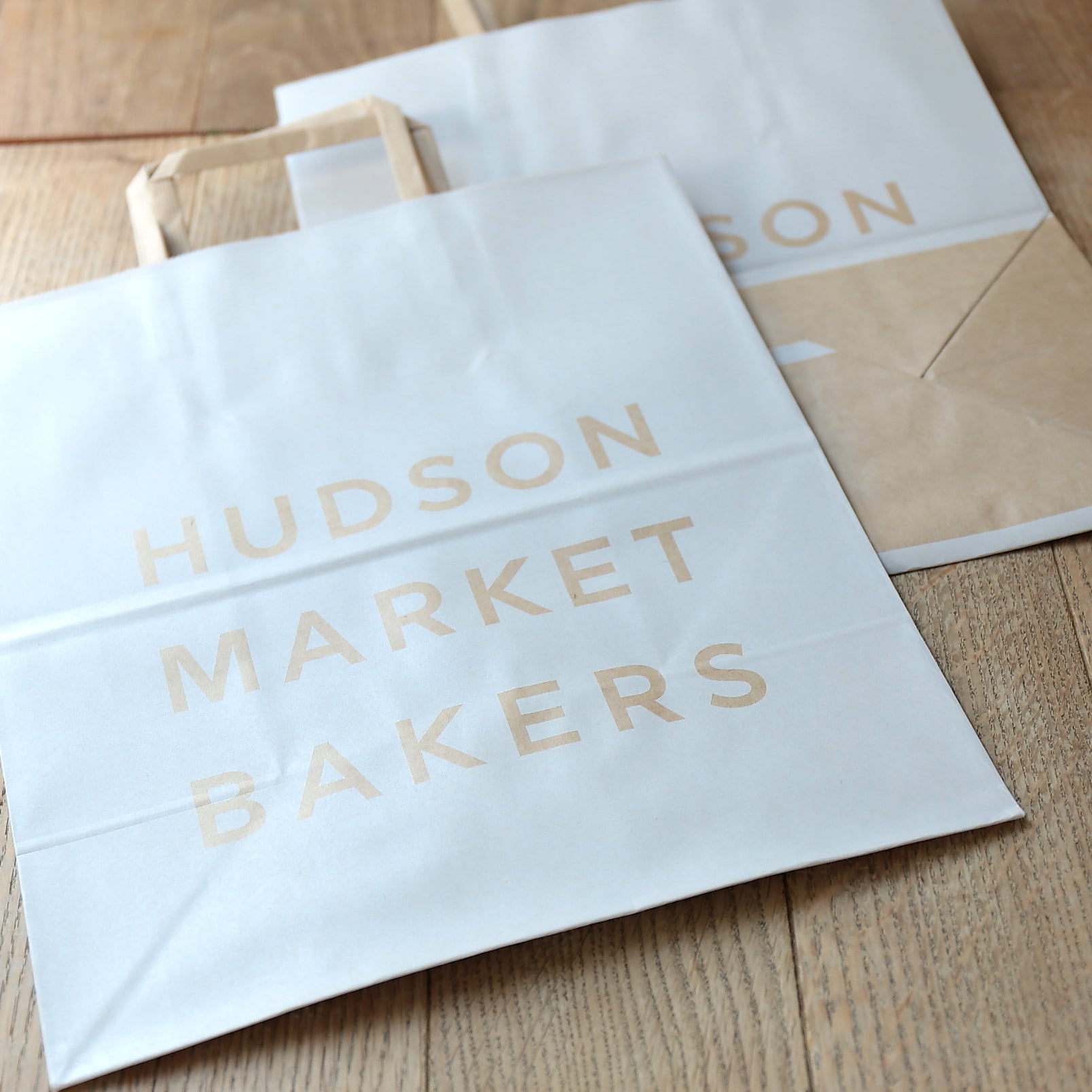 Lサイズ ロゴ入り紙袋2枚 | HUDSON MARKET BAKERS