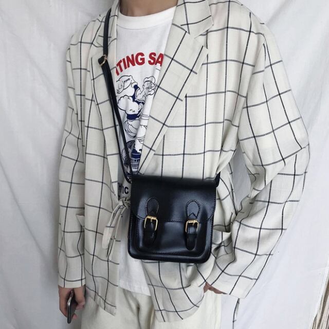 【予約販売】ショルダーバッグ レトロ メンズ 華奢 クラシック ミニバッグ ブラック ブラウン 斜め掛け クラシカル メッセンジャー 黒 こなれ感 お洒落 韓国 トレンド