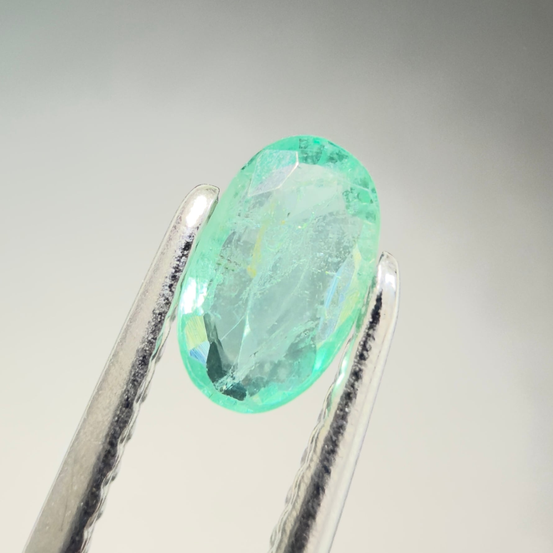 手芸素材・材料 エメラルド オーバルカット 0.23ct