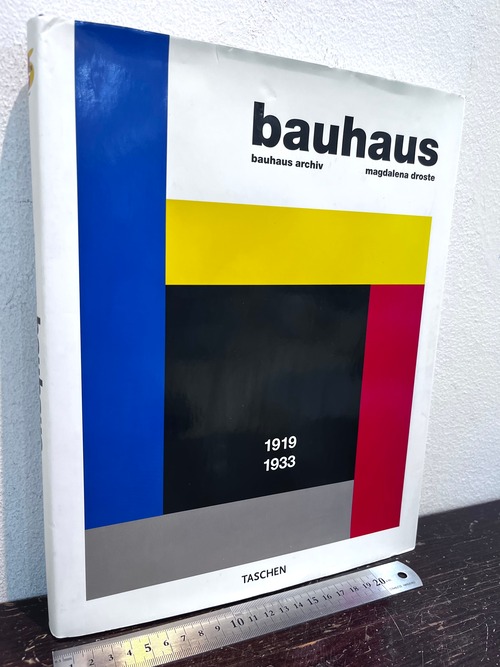 洋書　bauhaus  1919-1933    TASCHEN刊