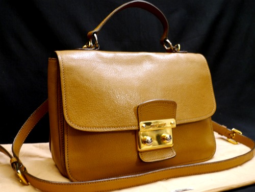 美品★miumiu ミュウミュウ MADRAS マドラス ハンド・ショルダー2way レザー バッグ 茶★ レトロクラシックな雰囲気が可愛らしい人気モデル