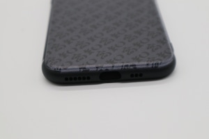高知のiPhoneケース　グレー×ブラック （11〜13、SE）