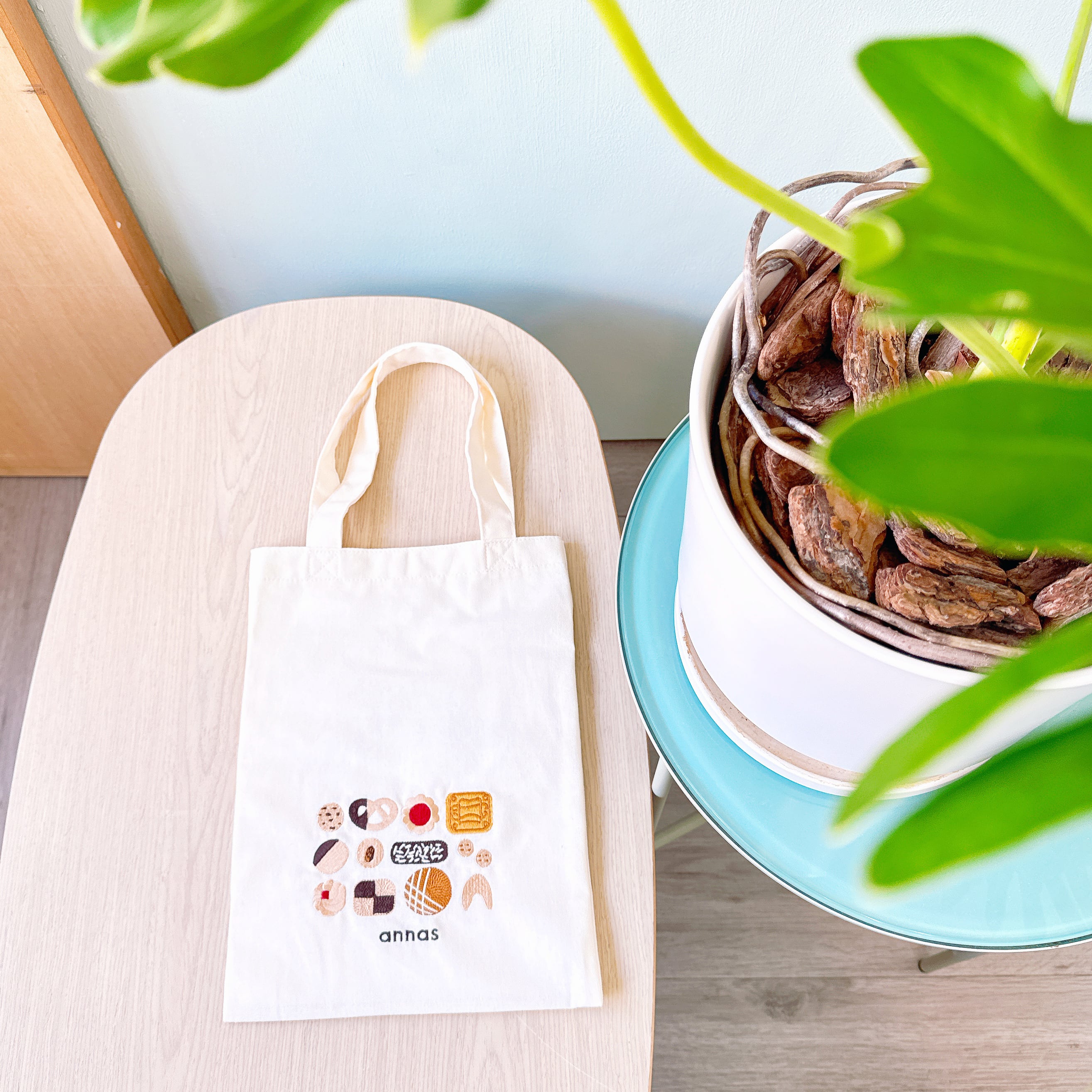 ☆クッキーです①☆　四面刺繍のトートバッグ annas刺繍文具】刺繍トート｜クッキー | Net store アンナとラパン