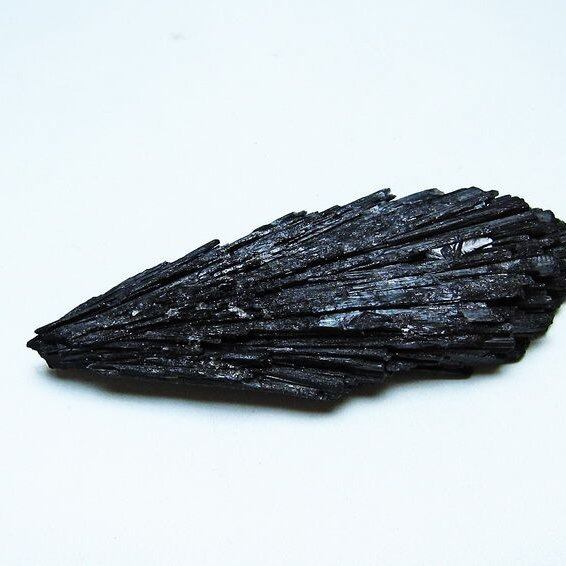 ブラック カイヤナイト 原石 一点物 171-7545