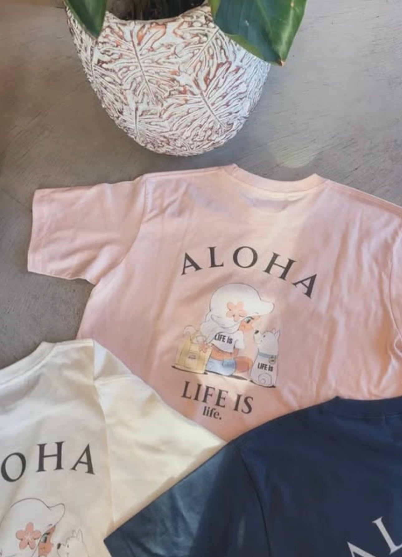 LIFE is × mapuaコラボ Lani 半袖Tシャツ ¥6,800+tax