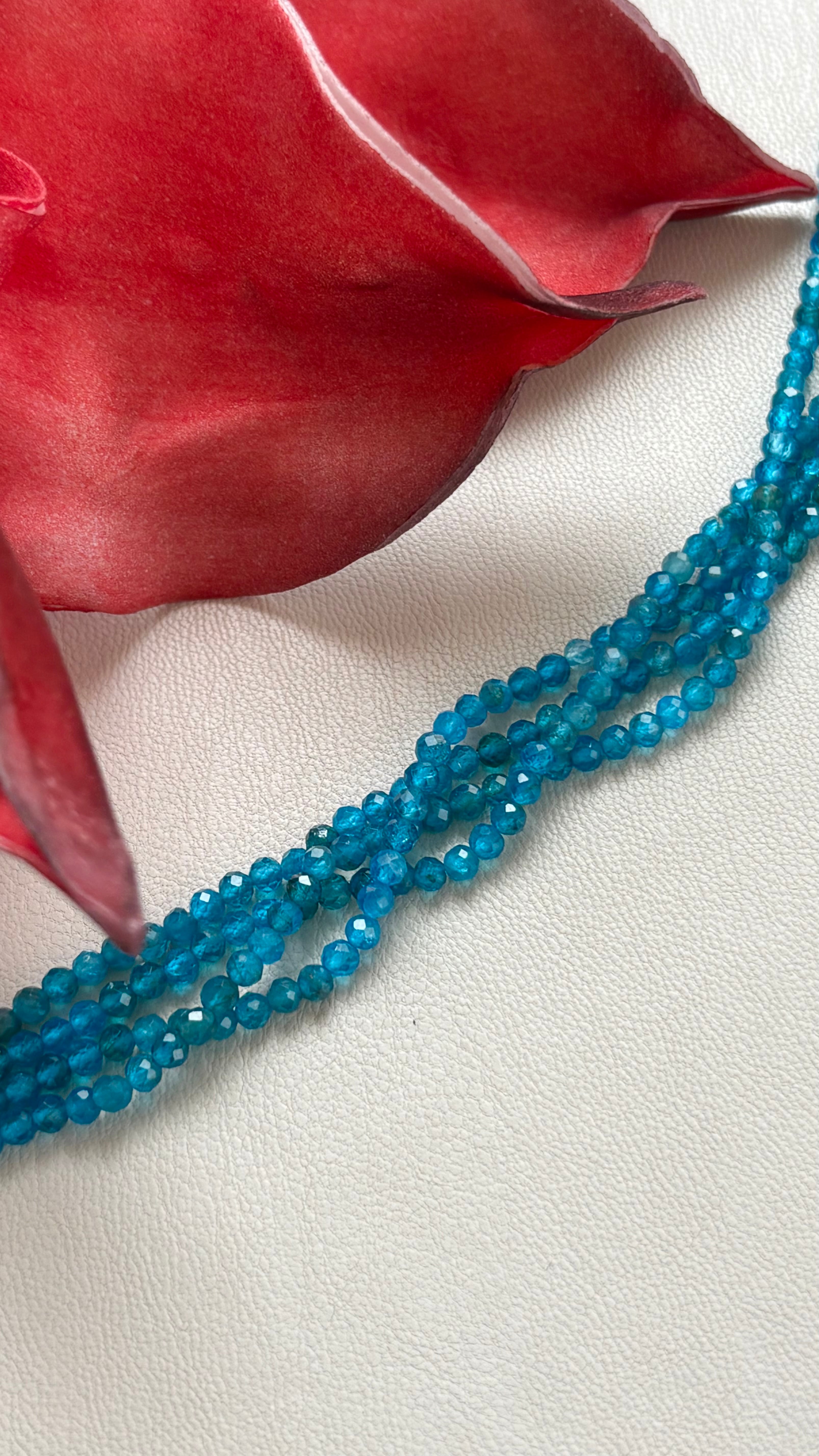Blue Apatite Round Facet Cut 3.2mm / ブルーアパタイト ラウンドファセットカット