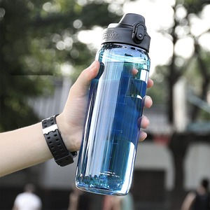 【努力特価】ボトル 水筒 大容量 600/800/1000/1500/2000ml 超軽量 漏れ防止 携帯便利 耐熱100℃熱湯対応 アウトドア スポーツ ウォーターボトル キャンプ ハイキング 登山用 キャリーハンドル付き 大人 子ども 男女兼用 使いやすさ 片手で開けられる (800mlBlue)