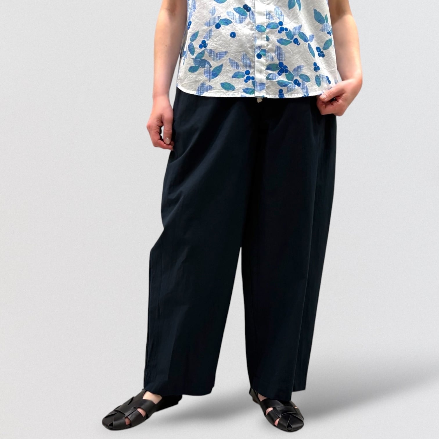 vm typewriter x hexagonal paisley wide straight pants | CoCo Cuore