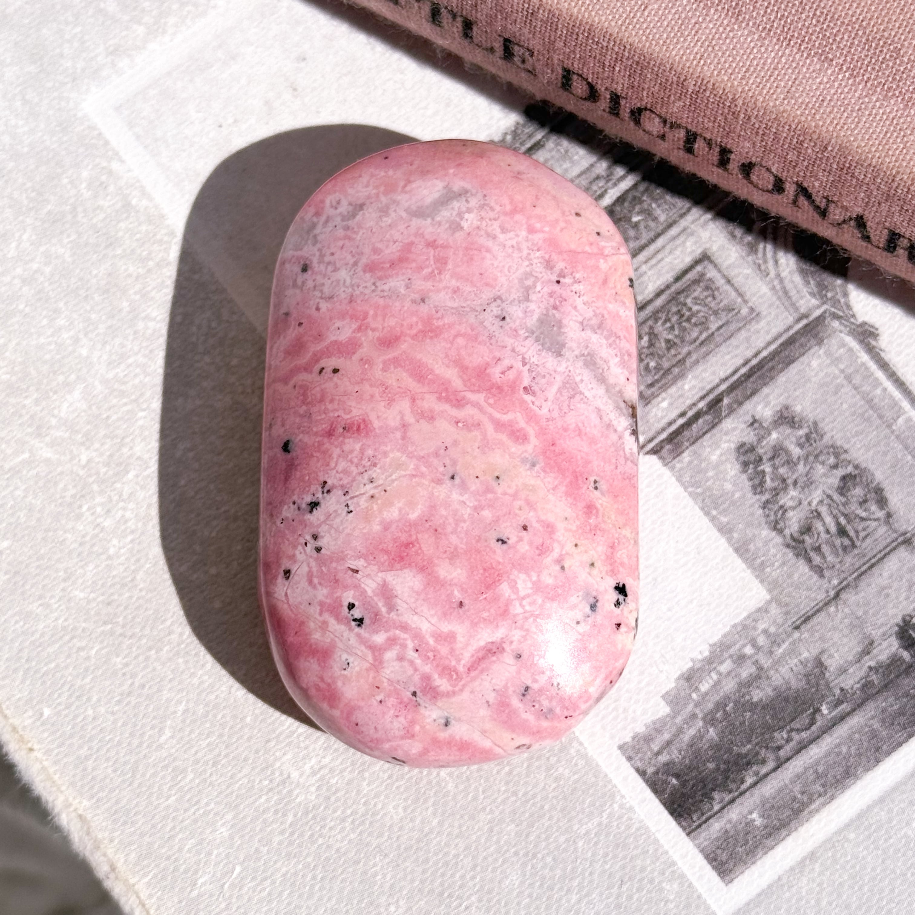 Rhodochrosite Palm 3 ✧ ロードクロサイト