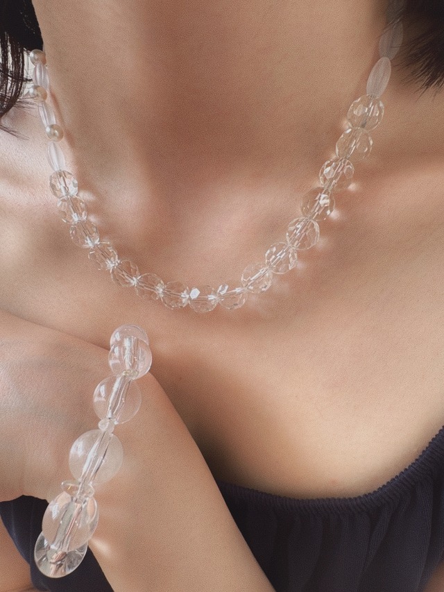 GLASS NECKLACE