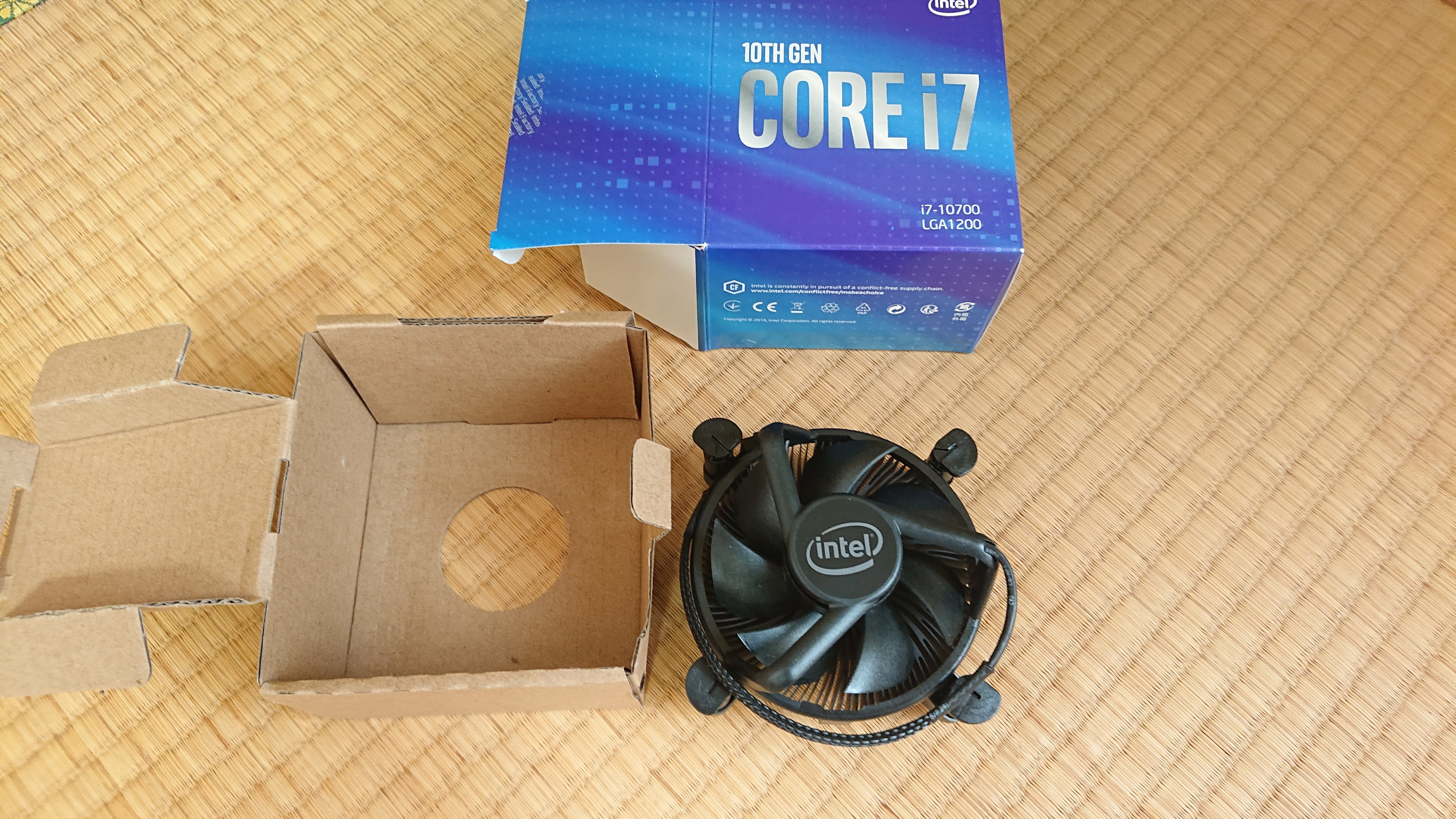 Intel corei5-10400fとcpuクーラー 中古 Intel Core i5 10400 CPUクーラー付【箱はCore i7】