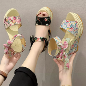 【送料無料】 シューズ 靴 パンプス 3色 ハイヒール 厚底 ウェッジヒール 丸トゥ ラウンドトゥ アーモンドトゥ 異素材ドッキング 切り換え レトロ エレガント 可愛い 大人可愛い きれいめ シンプル カジュアル シック コンサバ 華やか 大人 上品 おしゃれ お洒落 こなれ感 高見え 高級感 ラフ ガーリー フェミン 花柄 夏 10代 20代 30代 40代 レディース 女性 ママ デート お出かけ 女子会 お呼ばれ 休日 お茶会 授業参観 演奏会 ビーチ 海 リゾート 普段使い ファッション