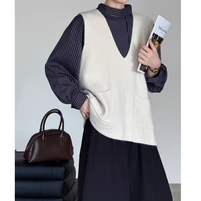 サイドボタン Vネックニットベスト　0244