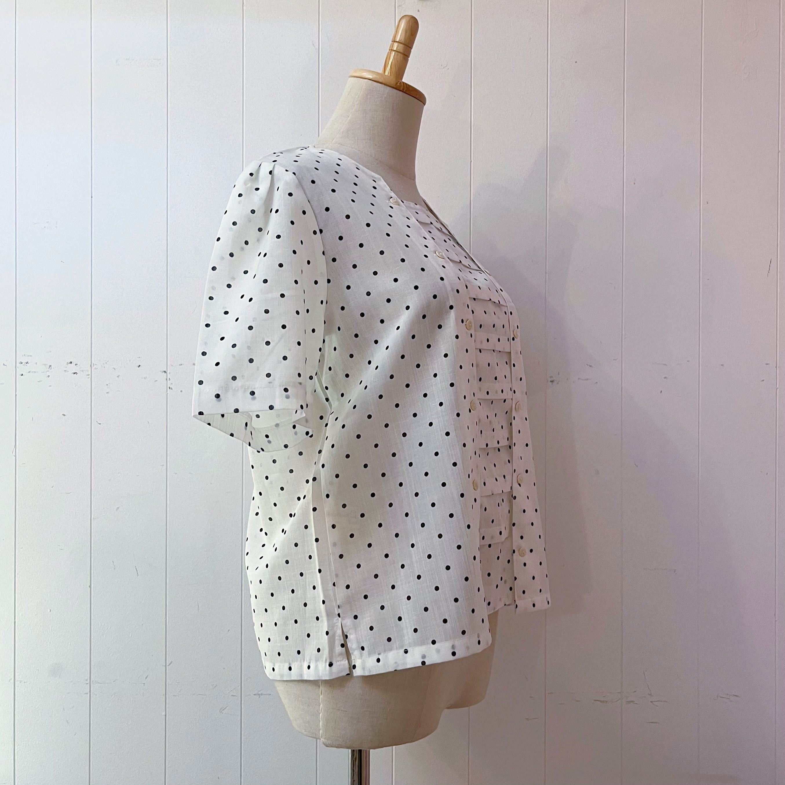 tuck double button dot blouse