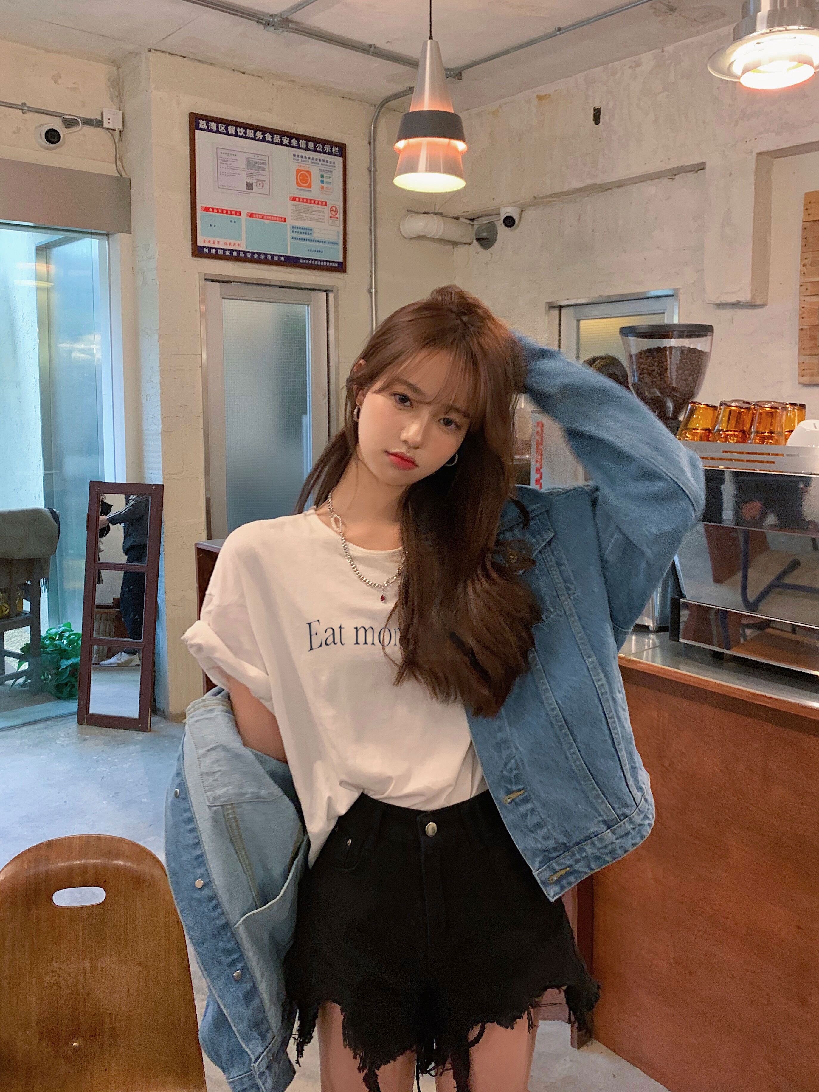 Tシャツ シャツ プリントルーズホワイトサマースタイル 夏物 ブラックストロベリース77402264981