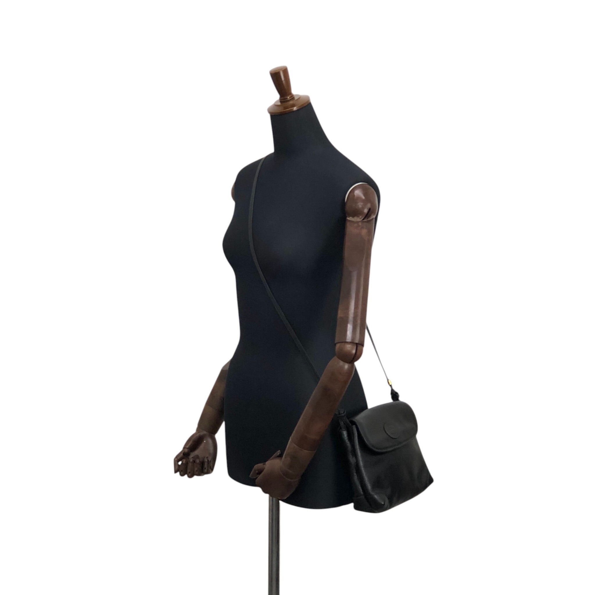 GUCCI グッチ ショルダーバッグ ブラック GGロゴ レザー vintage
