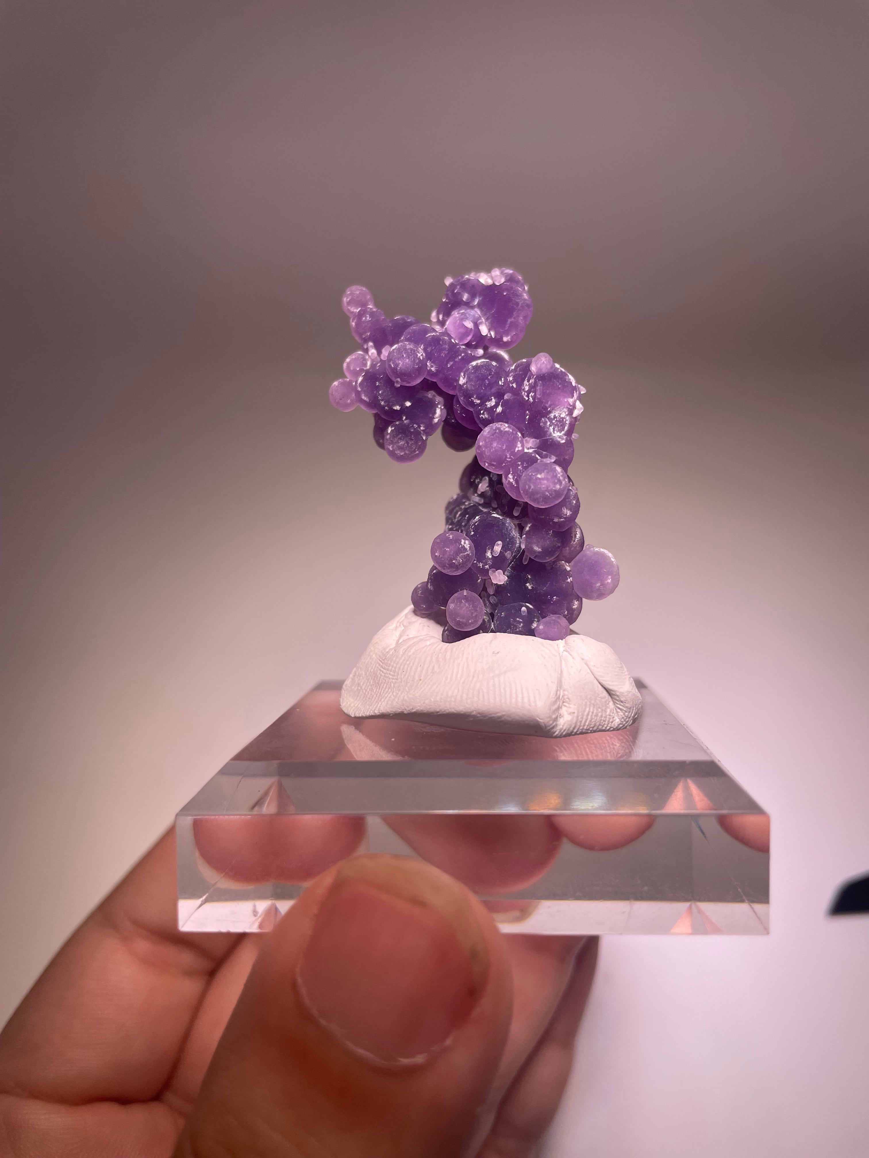 インドネシア産グレープアゲート(カルセドニー)縦46.7mm×横最大26.7mm