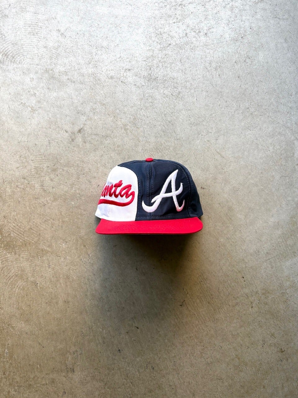 90's GENUINE MERCHANDISE By LOGO7 “ATLANTA BRAVES SNAPBACK BASEBALL CAP”