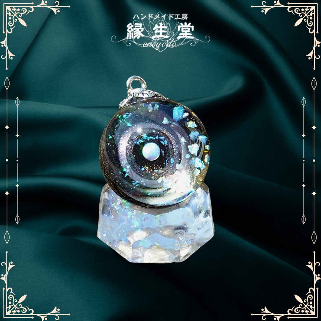 レジン宇宙玉・25mm 十二天将・漆黒~六合~ ネックレス | Pay ID レジン宇宙玉・25mm 十二天将・漆黒~六合~ ネックレス | Pay ID