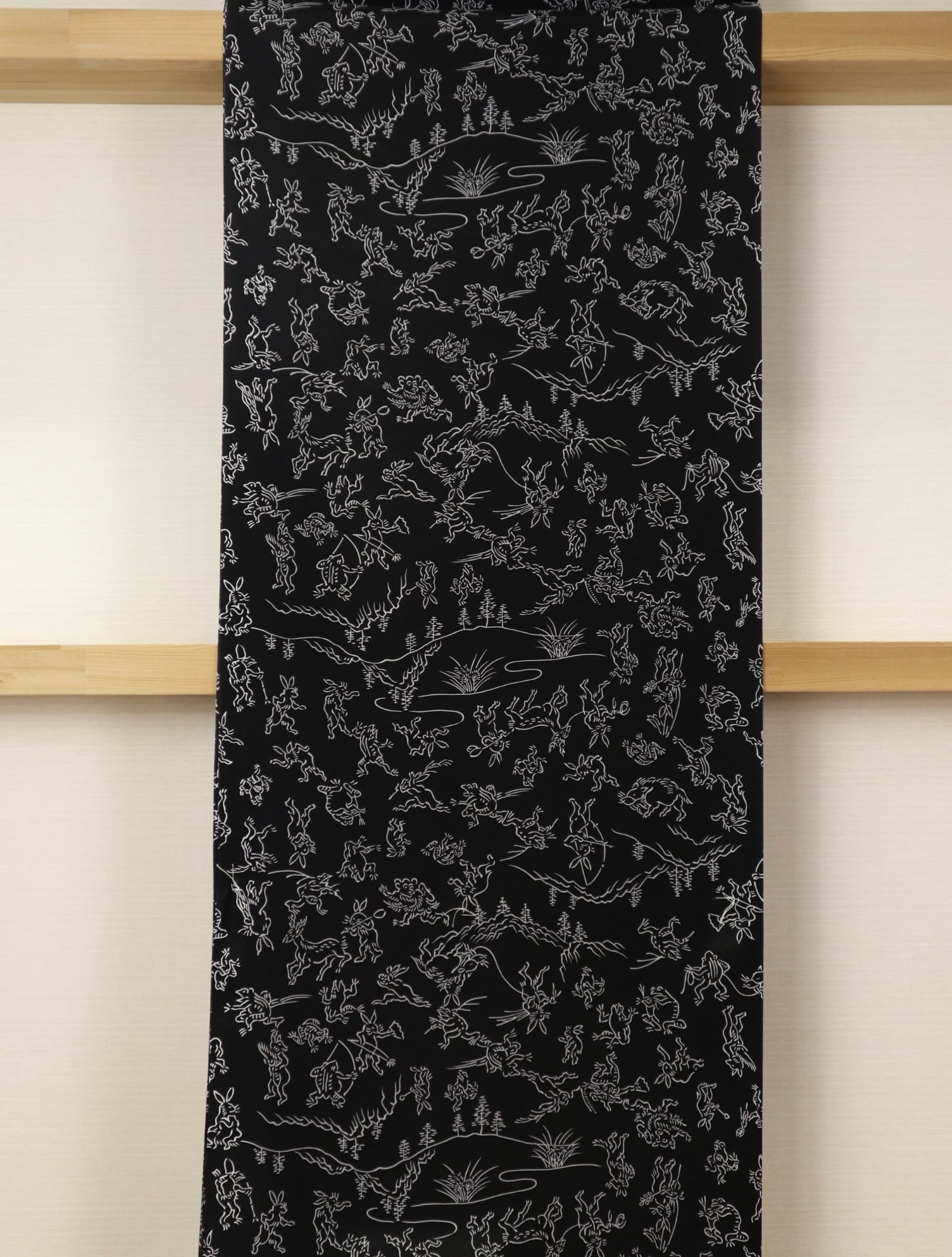 正絹長襦袢 鳥獣戯画 黒地に白 | きもののここち 透佳