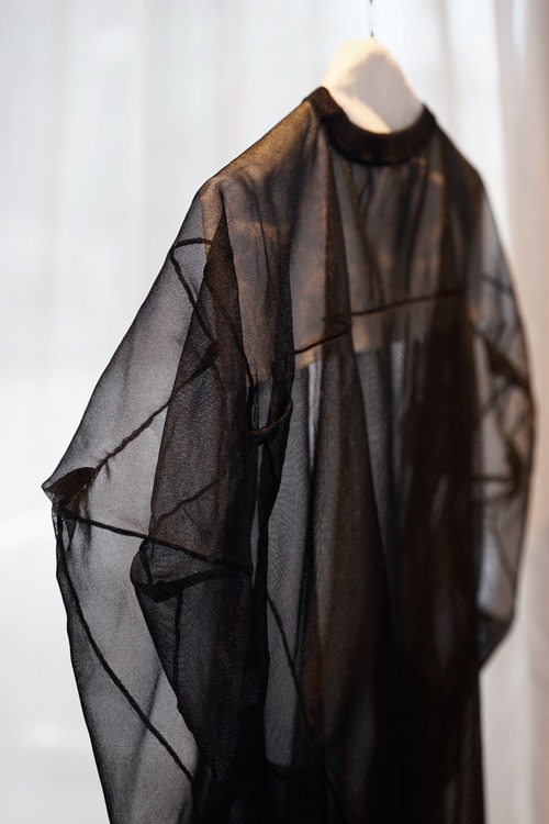 jonnlynx - sheer knit transform tee