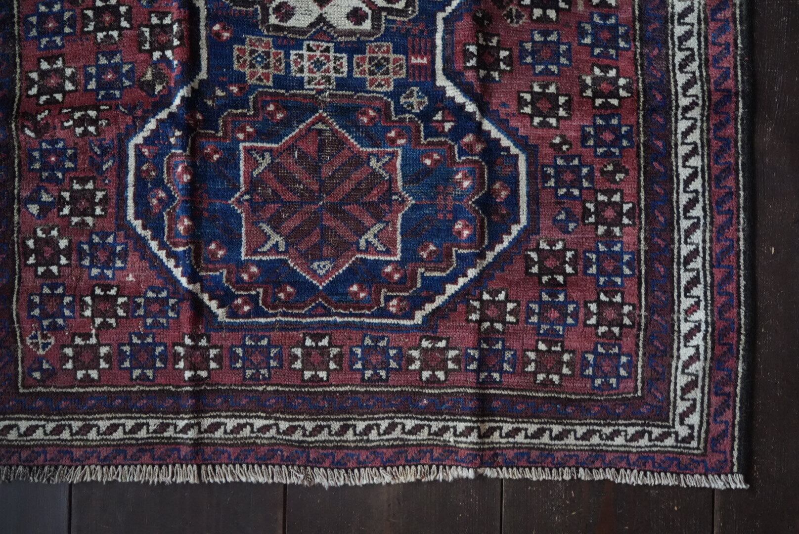 【PSU56】珍しき配色、プリミティヴなラグ|アンティークカシュガイ