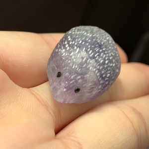 84優しい色合いフローライトハリネズミさん