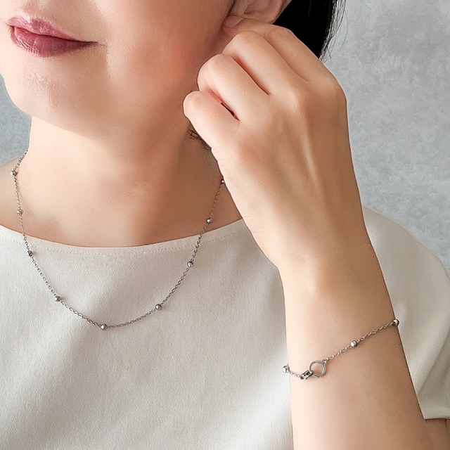 ＜セットアップ＞千結－つないで楽しむ ステンレスボール ステーションネックレス＆ブレスレット（シルバー）