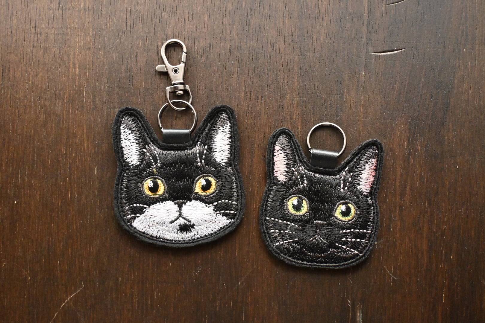 刺繍猫ちゃんのキーホルダー | 猫と暮らす洋裁店