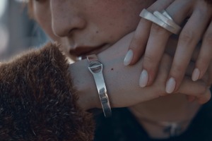 Cat’s Eye Bangle