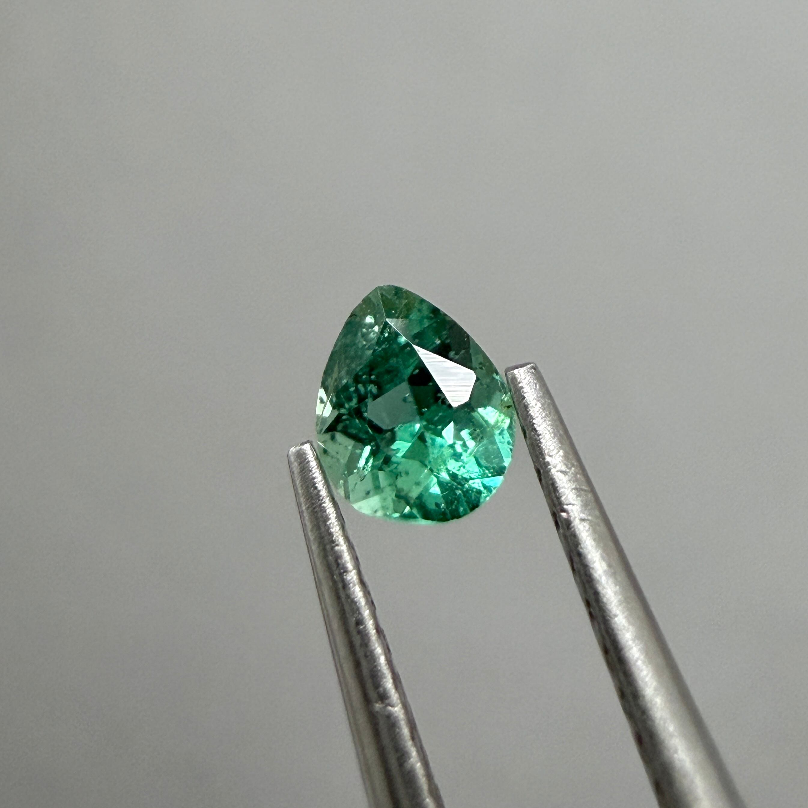 ☆希少石☆虹入り☆大粒☆天然 パライバトルマリン 0.79ct ルース ☆鑑